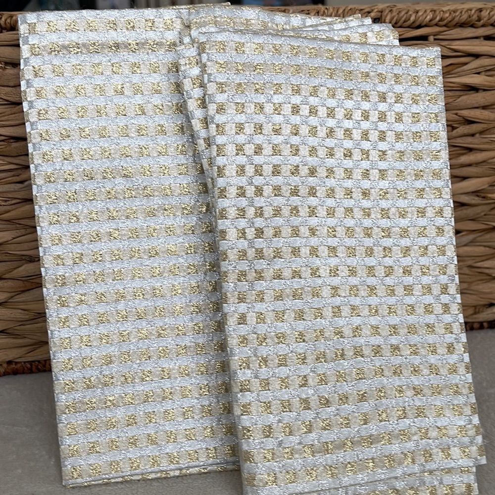 4 Dinner Table Napkins  Dayton Hudson Metallic Thread Gold and Silver 17” Square